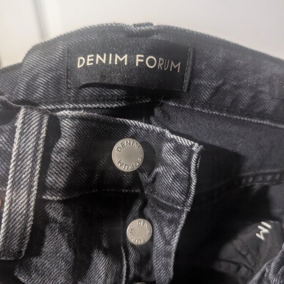 (Flaws) Aritzia Denim Forum | The '90s Joni Hi-rise Loose Jean In Black Eyeliner - Picture 8 of 15